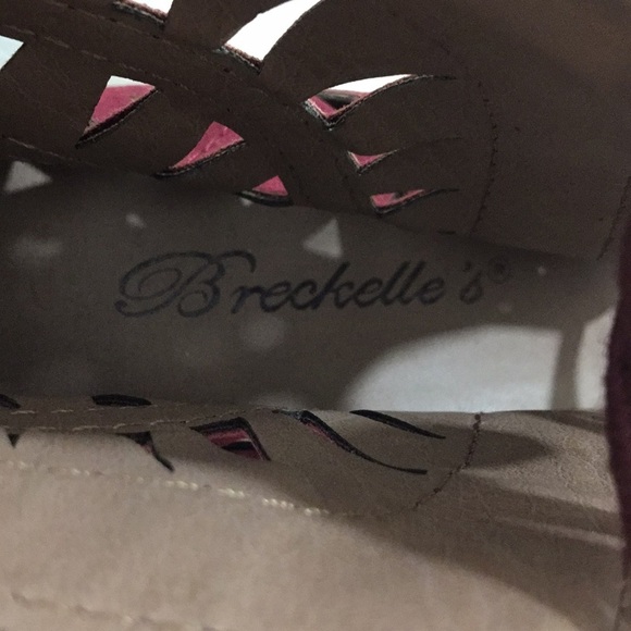 Breckelles Gabby-11 Faux Suede Peep Toe Perforated - Picture 8 of 11